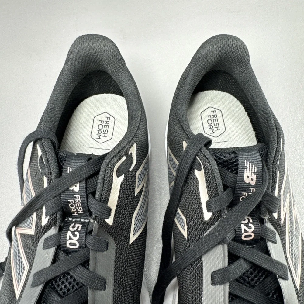 New Balance Fresh Foam 520 V9 Womens Running Shoes Sz 9 Cushioned Comfort Sleek